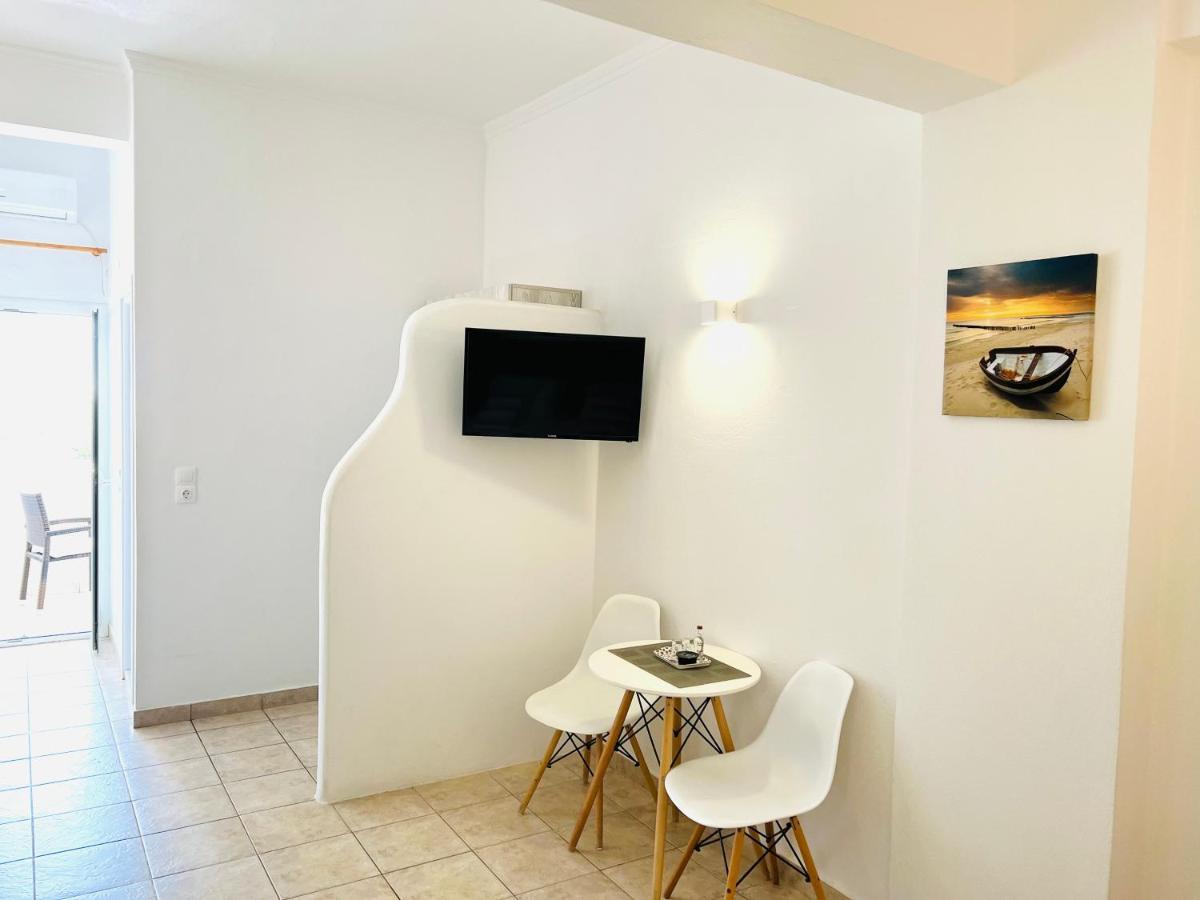 Arapiou Apartments Perivolos  Exterior photo